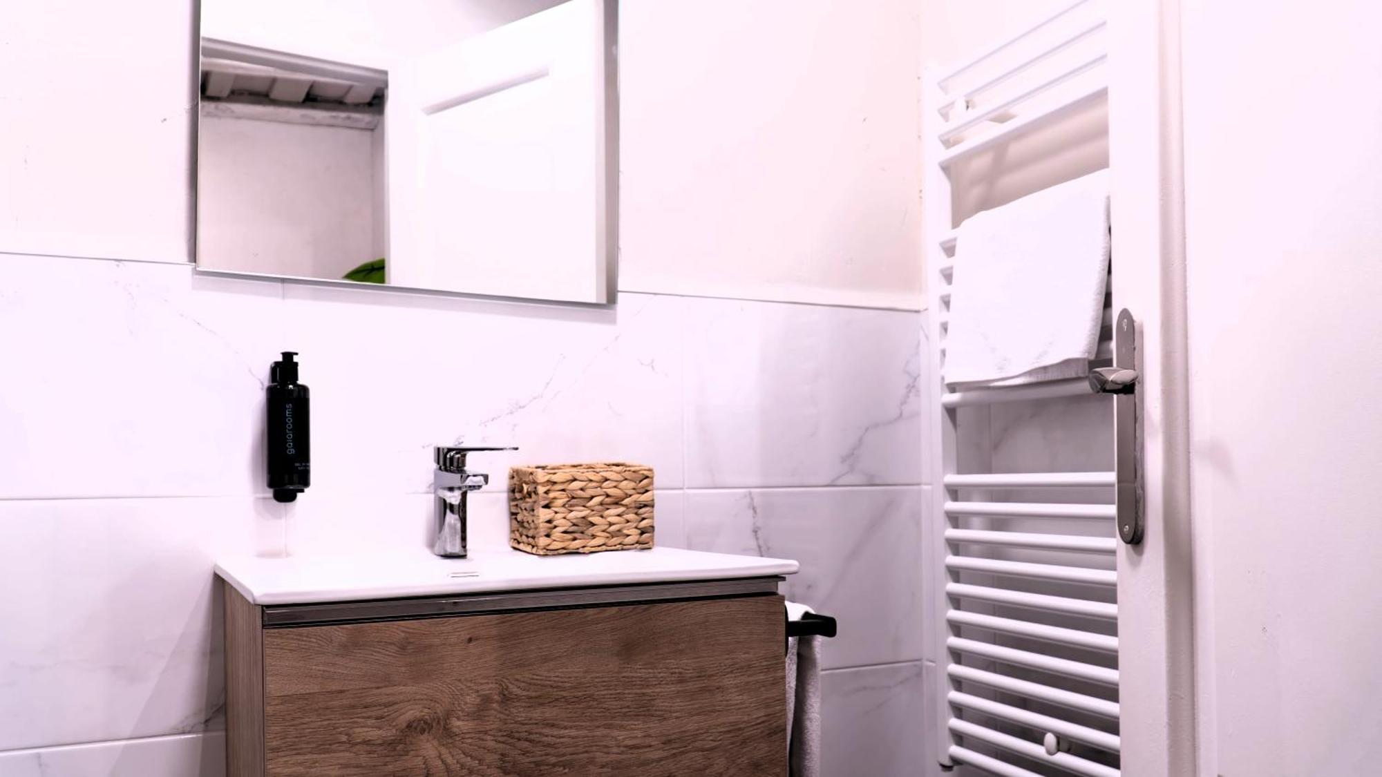 Apartamentos Carolina By Gaiarooms Leon Ngoại thất bức ảnh